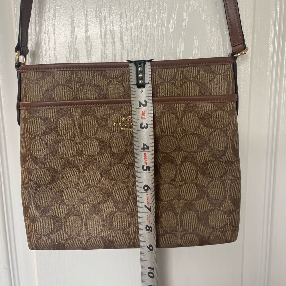 Coach crossbody purse - Picture 9 of 10